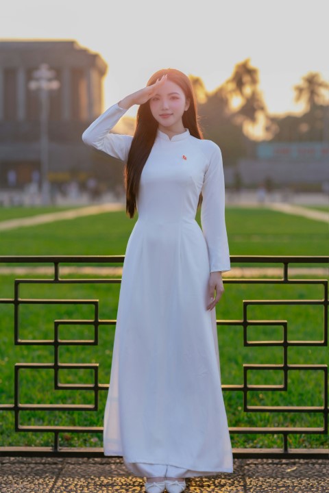 White Shalwar kameez